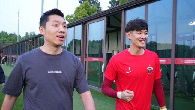 曼联在上轮力克切尔西，球队拿到了关键三分，如今他们距离前四只有三分，伯恩茅斯近况显然有所改善，在上轮客场2-0完胜水晶宫之后，球队已经四场不败。